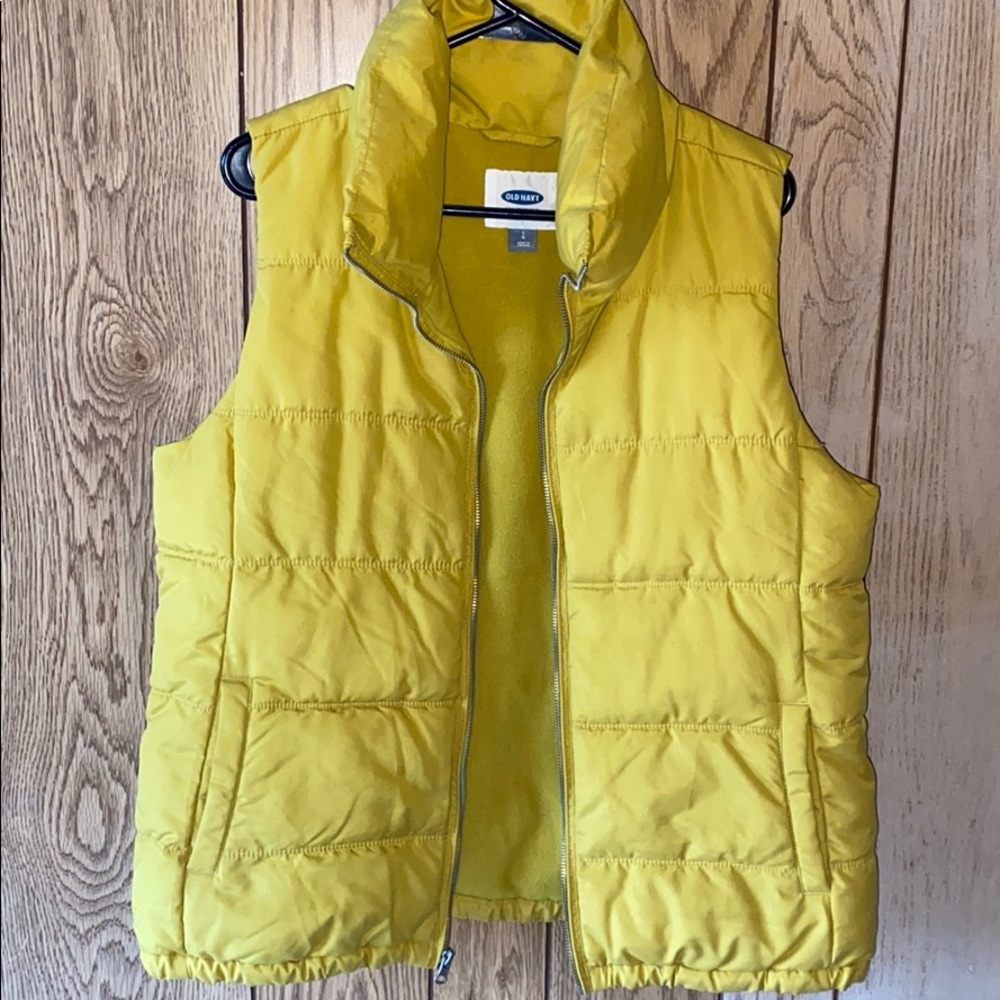 Women’s old navy puffer vest